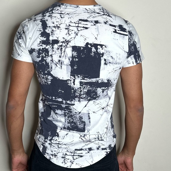 Abstract Tee - Picture 2 of 2